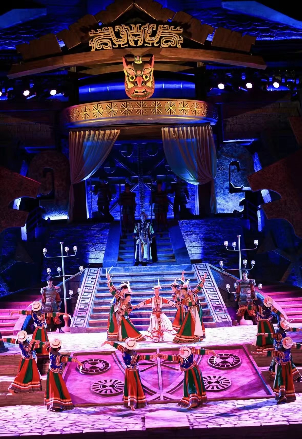 千年白馬 盛世華章 |  沉浸式演藝項(xiàng)目《白馬盛典》 5月1日震撼試演|甘肅隴南文縣 歐瑪燈光點(diǎn)亮非遺文化新視界#沉浸式體驗(yàn) #文旅燈光 #白馬盛典 #演藝燈光